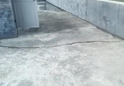 西乡楼顶漏水维修公司分享下如何解决卫生间隐蔽部位漏水的问题?